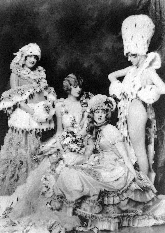 Девушки из варьете Ziegfeld Follies
