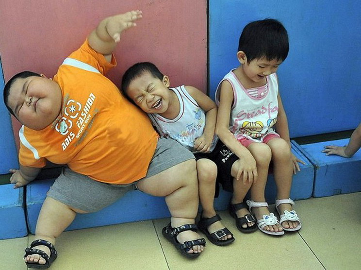 ребенок из Китая весит 60 килограмм