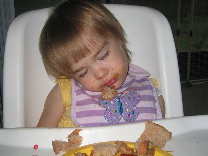 Дети Уснувшие во время еды
