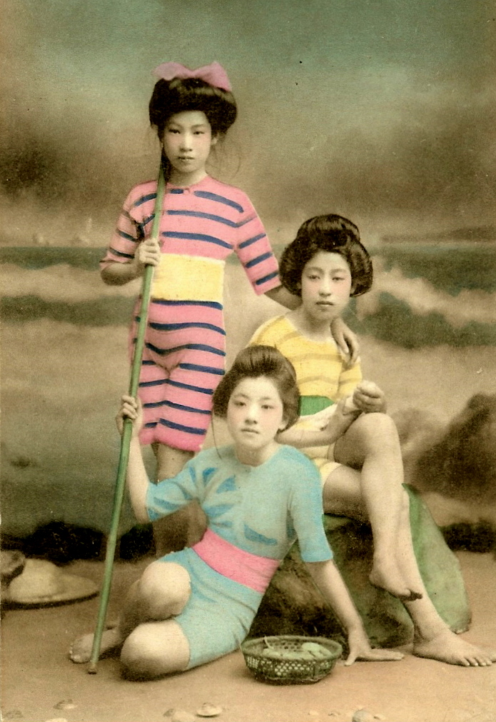 Винтажные Цветные фотографии японских девушек в купальниках