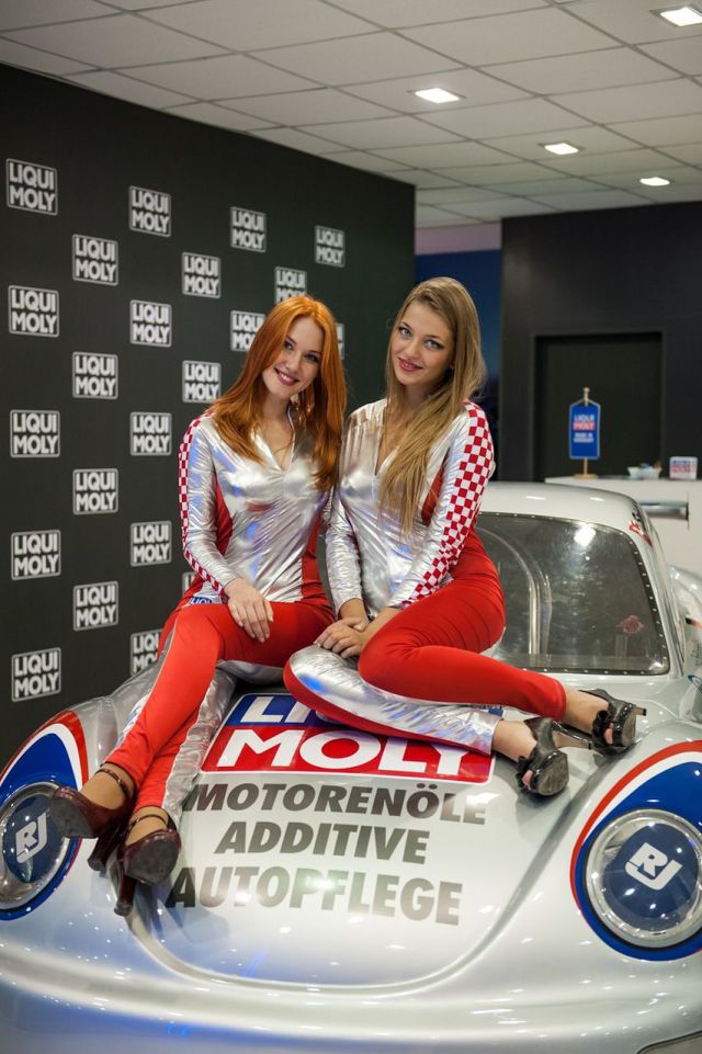 Девушки с Московской Международной Автовыставки 2012