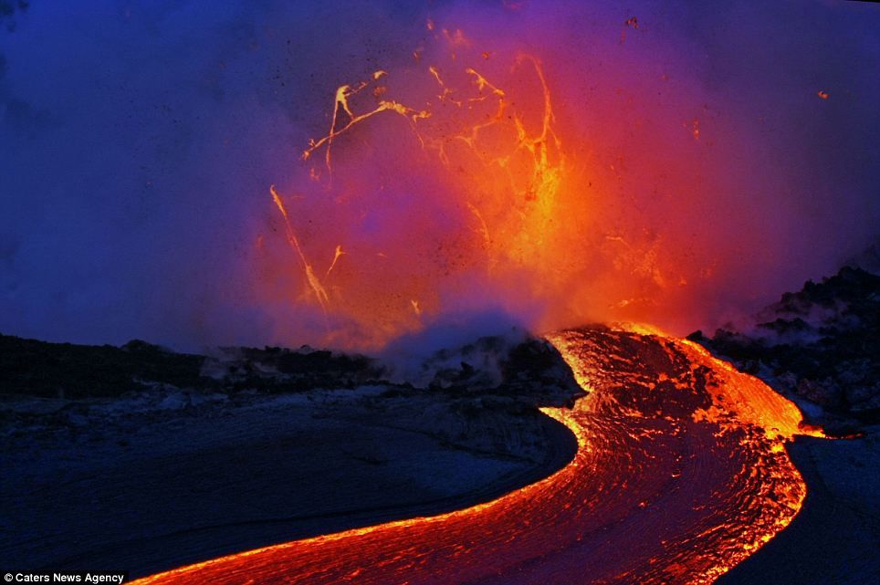 Экстремальное фотографирование извержения вулкана