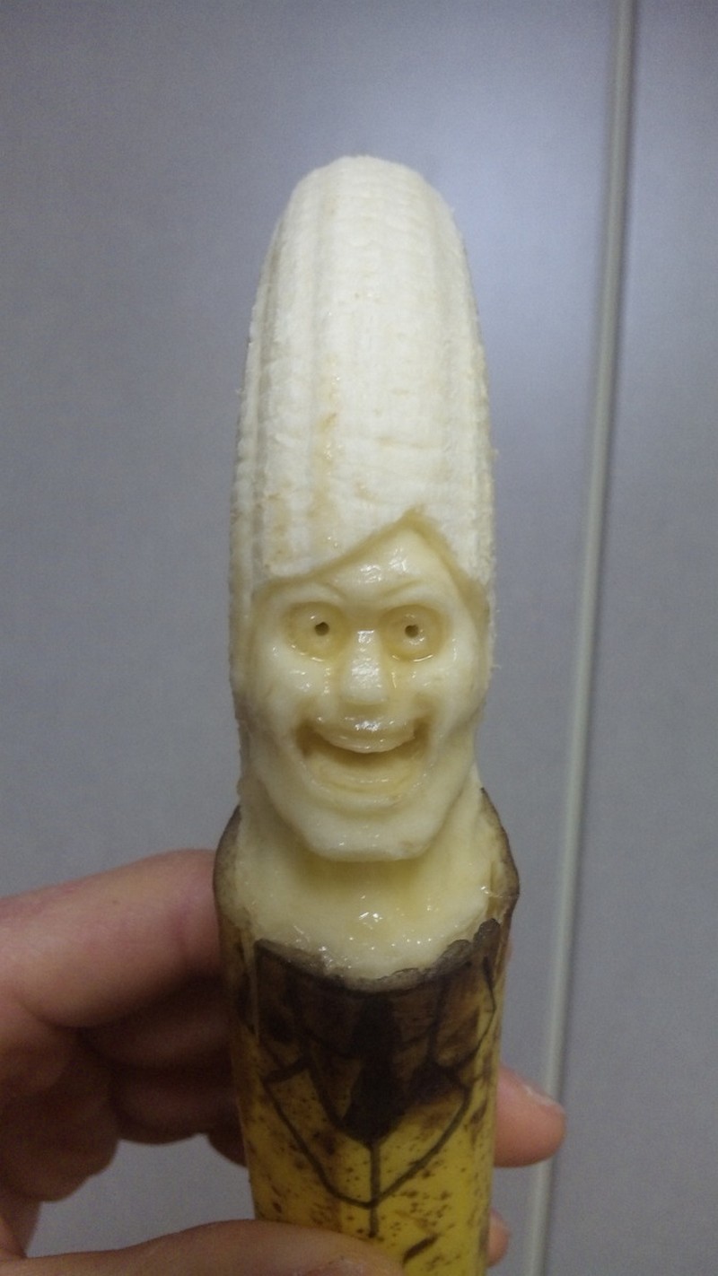Японский мастер резьбы по бананам