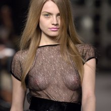����� ����