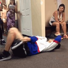�����